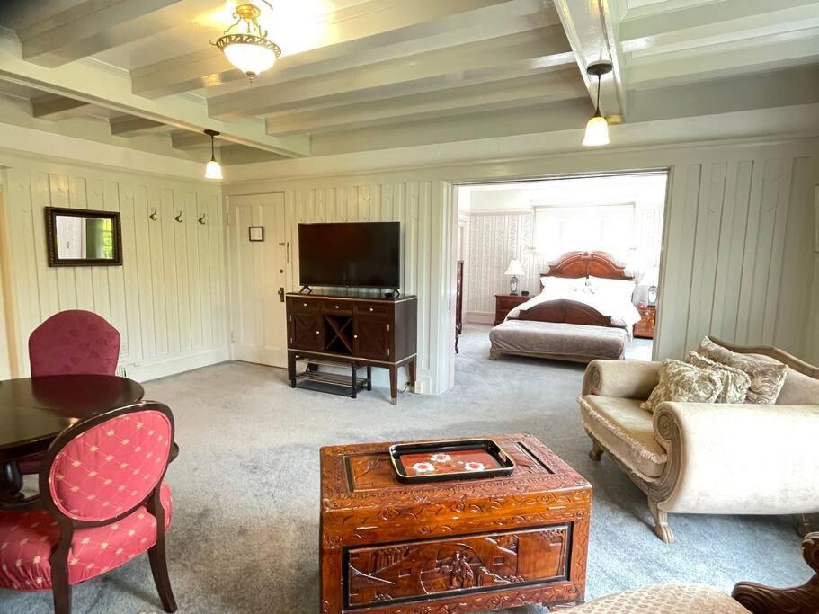 Parlor Suite In Heritage Manor, Fairfield, Near Dt Victoria Eksteriør billede